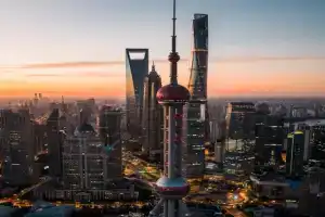 Close view of Pearl Tower full Bund river view direct airport and metro access near Yu Garden luxury residence beside Tower Apartments, Shanghai