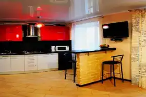 Studiya i otdelnaya spalnya v Tsentre Apartments, Mykolaiv