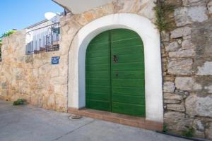 Hanna Cozy Old Stone House, Betina