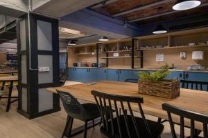 Font Andorra Hostel by Nexta, La Massana