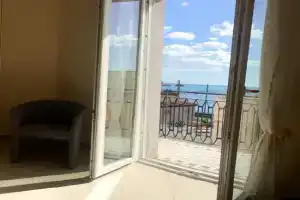 Holiday Rentals Apartments, Taormina