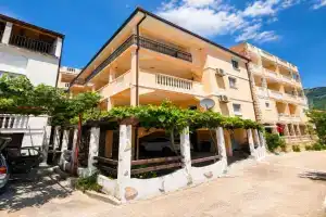Papillon Apartments, Buljarica