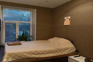A room in a communal apartment near the railway station, Odessa