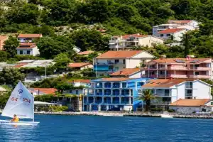 MAXIM AZURE RESIDENCE Waterfront ApartHotel, Kotor