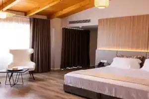 KAÑ Inn, Vlore