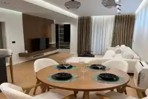 Botanic Lake Zoo Residence Luxury 2BR Apartment with Free Parking, Tirana