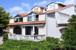 Apartments by the sea, Korcula - 9149, Brna