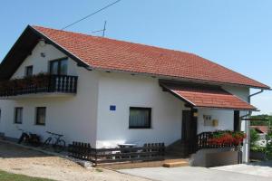 Apartments with a parking space Smoljanac, Plitvice - 11334, Seliste Dreznicko