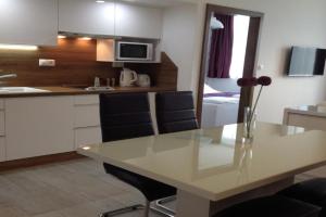Rubin Apartman, Sarvar
