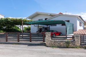 Apartments with parking space Pjescana Uvala, - 7349, Pula