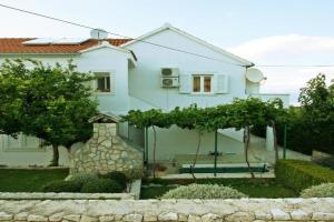 Apartments with parking space, Brac - 11147, Supetar