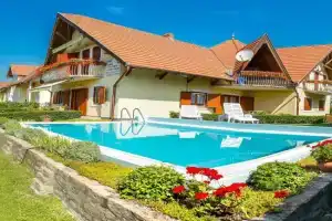 Familia Apartment 100/7, Balatonmariafurdo