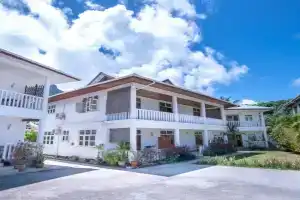 La Maison Hibiscus Self Catering Accommodation Apartments, Beau Vallon