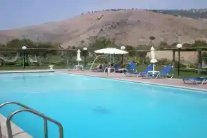 Sezar's - Niko & Mimoza Qesari Apart-hotel, Ceparo