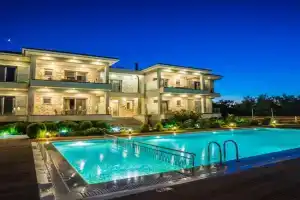 Zante Suites, Alikanas