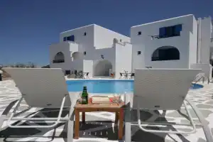 Sunny Beach Studios, Naxos Chora