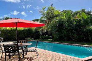 Casa del Sol - Cozy Hideaway with Pool in Grandview Heights, West Palm Beach