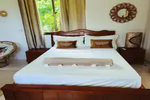 Anne Hillside Apartment, Victoria