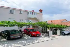 Seaview Apartment in Cavtat Dalmatia with Garden, Mlini