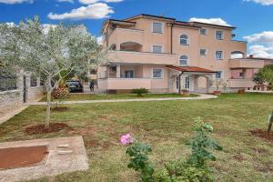 Apartments 396, Medulin