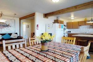 Beach Retreat -- Lower Retreat Guest house, Newport