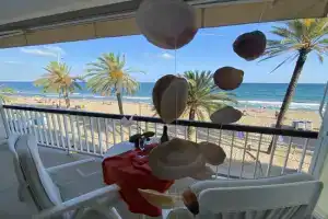 El Velero, una terraza al mar Apartments, Calafell