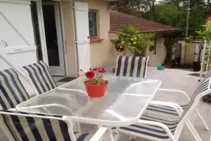 Petit coin de paradis avec jardin clôturé à Guest house, Auch