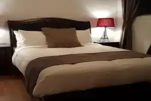 Three-Bedroom Apartment Sweet #6 by Amazing Property Rentals, Ottawa