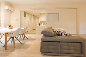 Bravissimo Cort Reial-3B Apartments, Girona