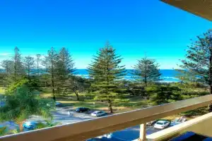 Oceania on Burleigh Beach Apart-hotel, Gold Coast