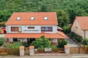 Fekete Rigó Vendégház Apartments, Egerszalok