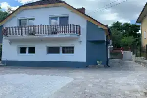 Borsi Apartman, Balatonalmadi