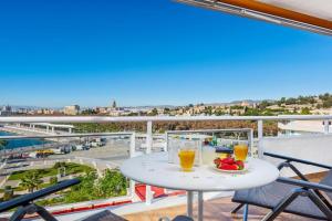 Susana Beach Apartment in by Solaga Holiday Homes, Malaga