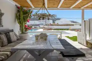 Ornos Beach House, Ornos