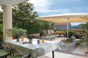 1 Bedroom Cozy Apartment In, Rabac