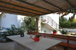 One-Bedroom Apartment In, Stari Grad