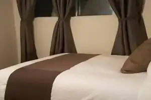 2-Bedroom Apartment Sweet #5 by Amazing Property Rentals, Ottawa