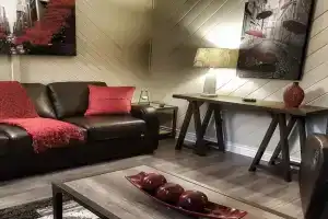 2-Bedroom Apartment Sweet #1 by Amazing Property Rentals, Ottawa