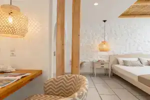 Summer Memories Studios, Naxos Chora