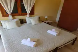 Ipsos Marias Apartments, Ypsos