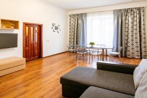 BV Apartments Exquisite, Lvov