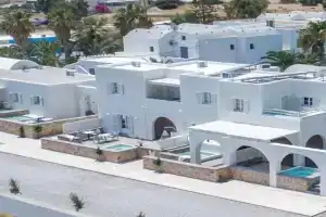 De_naxia Suites, Perissa