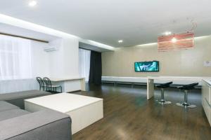 Kreschatik 21 with terrace 2BR Apartments, Kiev