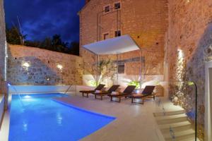 Villa in with Pool and Sea View, Bol