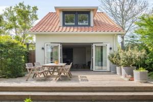 Hello Zeeland - Vakantiehuis Duinenburg 22A Guest house, Domburg