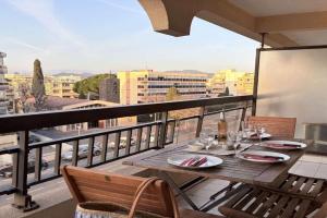Studio cabine à 200m de Port Fréjus, plage, commerces, terrasse, 4 couchages, ménage inclus - FR-1-226A-31, Frejus