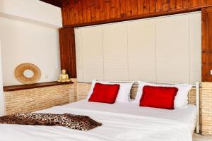 Dolce Vita Apartments - Spacious Renovated Apartments with Unique Decor Perfect for 4 in Ideal for Fun and Relaxation, Laganas