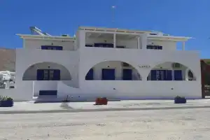 Villa Nefeli, Perissa