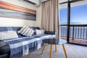 Top Floor Amazing Ocean Views larger Corner Suite Studio WiFi Foxtel Privately Managed U 1312 Aquarius 75 the Strand, Townsville