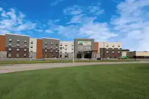 Holiday Inn & Suites - Airport by IHG, Sioux Falls